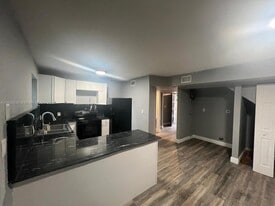 451 NE 136th St in North Miami, FL - Building Photo