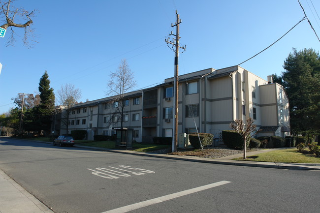 Villa Rita Senior Apartments in Chico, CA - Building Photo - Building Photo