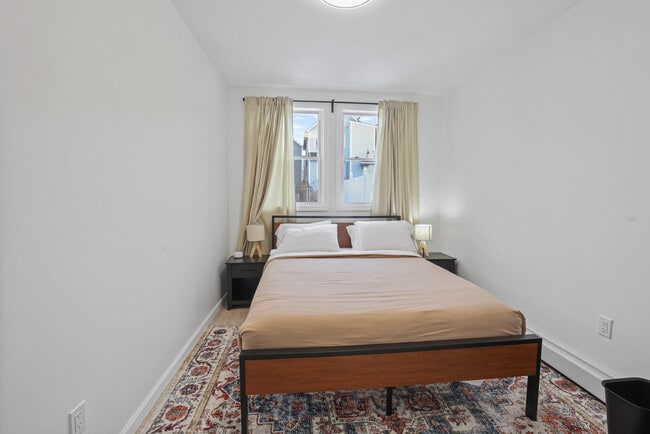 126 Grant Ave in East Newark, NJ - Foto de edificio - Building Photo