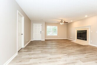 173 Shiloh Dr in La Vergne, TN - Building Photo - Building Photo