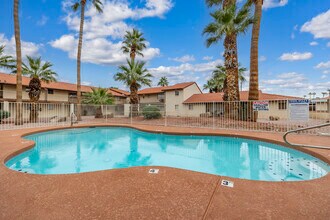 Garden Terrace Apartments in Phoenix, AZ - Building Photo - Building Photo