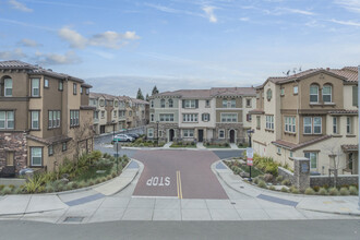 Hideaway II in Hayward, CA - Foto de edificio - Building Photo