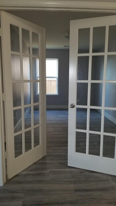 9810 Blue Sapphire Ln in Rosharon, TX - Building Photo