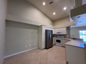 200 Mirabella Cir in Venice, FL - Building Photo - Building Photo