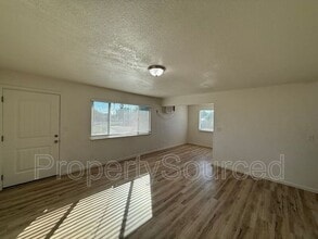 911 E H St in Lathrop, CA - Building Photo - Building Photo