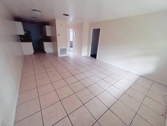 property at 2620 Riverland Dr