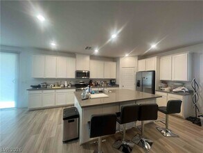 9807 Berkley Brk Ct in Enterprise, NV - Building Photo - Building Photo