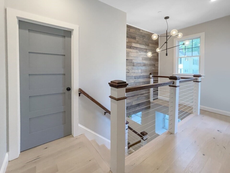 375 Hyde Park Ave in Boston, MA - Building Photo