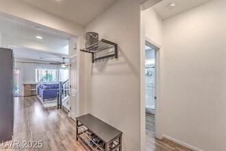 10598 Cliff Lake St in Las Vegas, NV - Building Photo - Building Photo