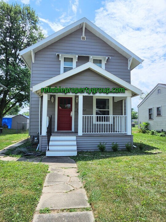 1921 Spring St in Fort Wayne, IN - Building Photo