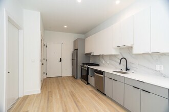 3821 N Ashland Ave in Chicago, IL - Building Photo - Building Photo