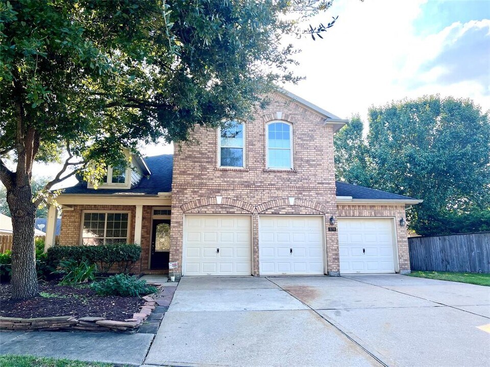 370 Livingstone Ln in League City, TX - Building Photo
