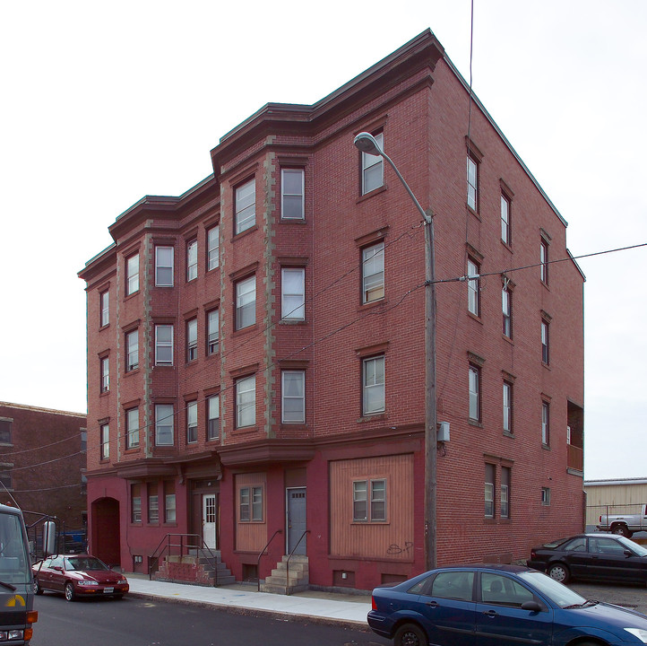 23 9th St in Fall River, MA - Building Photo