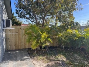 10540 SW 50th Terrace in Miami, FL - Building Photo - Building Photo