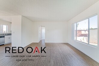 8123 Langdon Ave in Los Angeles, CA - Building Photo - Building Photo