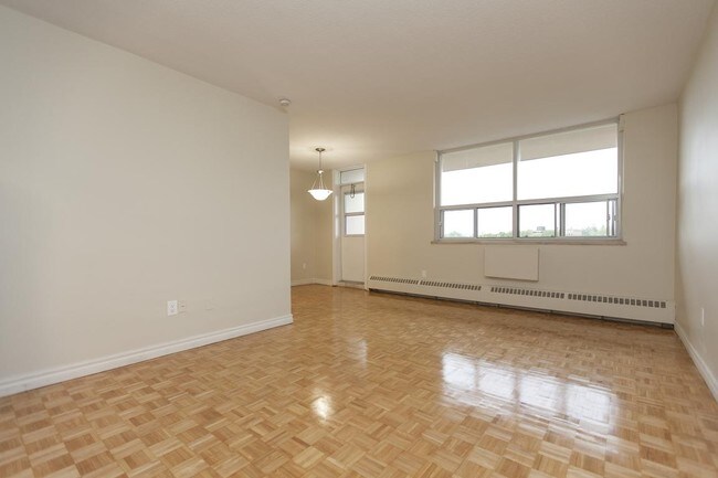 Richview Villa in Toronto, ON - Building Photo - Interior Photo