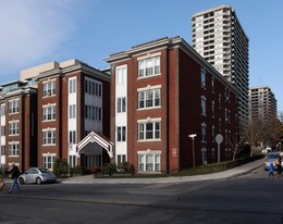 Grenadier Mansions in Toronto, ON - Building Photo