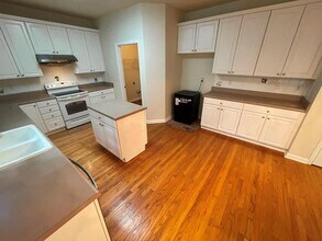 400 Park Creek Dr in Alpharetta, GA - Building Photo - Building Photo