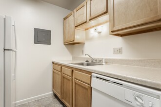 Autumn Woods Apartments in Miamisburg, OH - Building Photo - Building Photo