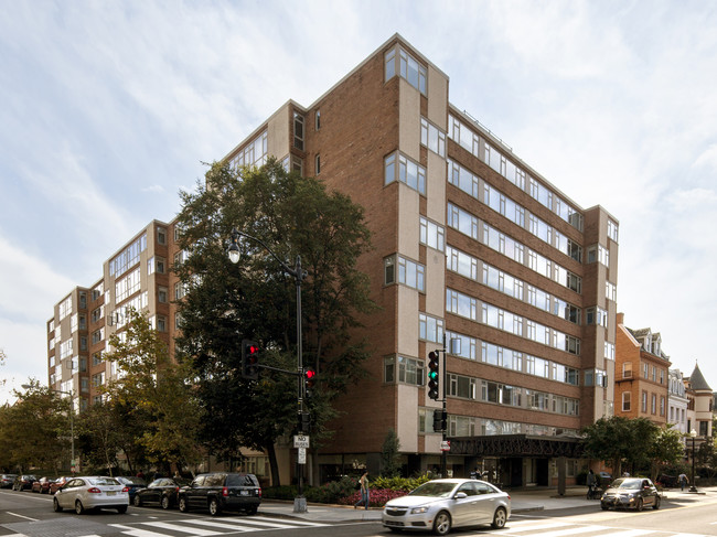 Dupont East Condominium in Washington, DC - Foto de edificio - Building Photo