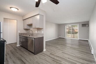 Heatherwood Apartments | MODERNIZED LIVING in West St. Paul, MN - Building Photo - Building Photo