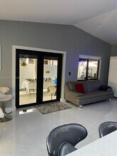 7145 W 31st Ave in Hialeah, FL - Building Photo - Building Photo