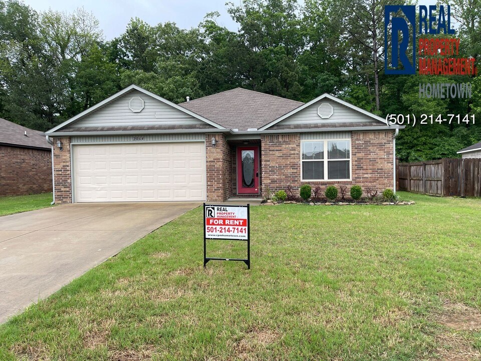 2064 Fern Valley Dr in Alexander, AR - Building Photo