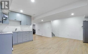 7 Brixham Ln in Brampton, ON - Building Photo - Building Photo