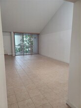 9762 NW 47th Terrace in Doral, FL - Building Photo - Building Photo