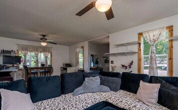 415 8th St N in Mountain Lake, MN - Building Photo - Building Photo