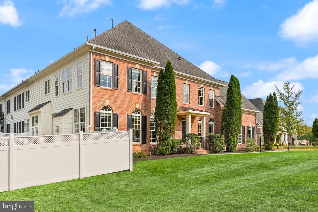 43616 Carradoc Farm Ter in Leesburg, VA - Building Photo