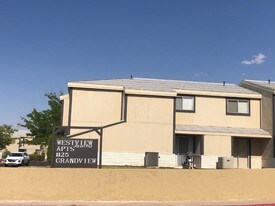 1125 Grandview St in Page, AZ - Building Photo