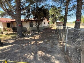 10650 Socorro Rd in Socorro, TX - Building Photo - Building Photo