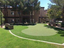 5250 S Rainbow Blvd in Las Vegas, NV - Building Photo