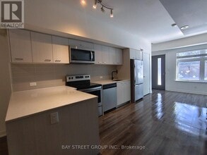 10 Echo Point in Toronto, ON - Building Photo - Building Photo