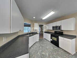 76 Yellowstone Ln in Powder Springs, GA - Building Photo - Building Photo
