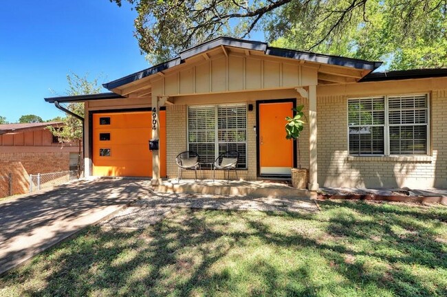 4904 Enchanted Ln in Austin, TX - Building Photo - Building Photo