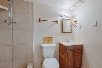 212 Mesa St SE-Unit -212 Mesa SE in Albuquerque, NM - Foto de edificio - Building Photo