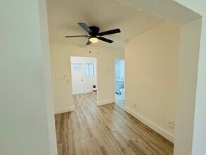 1135 Euclid Ave in Miami Beach, FL - Building Photo - Building Photo