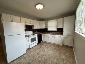 215 Greenleaf St SW in Jacksonville, AL - Building Photo - Building Photo