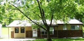 105 Clearview Dr in Florissant, MO - Building Photo