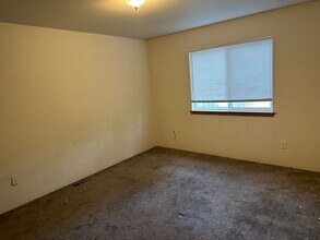 1062 Andis Rd-Unit -1064 Andis in Burlington, WA - Building Photo - Building Photo