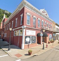 200 E Main St, Unit 200 Apt-2 in Pomeroy, OH - Building Photo