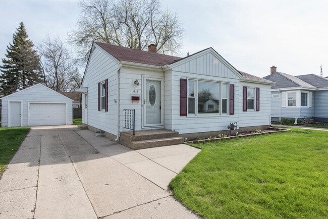 property at 1915 31st St