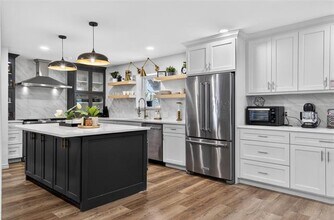 6873 Greenwich Ln in Dallas, TX - Building Photo - Building Photo