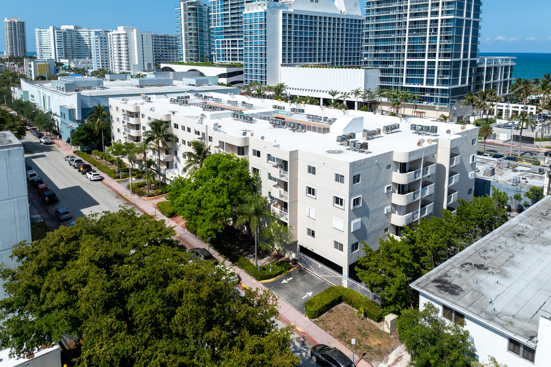 Harding Tower in Miami Beach, FL - Building Photo