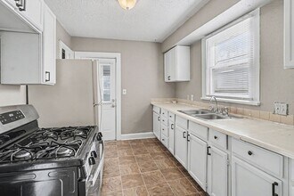 5619 Wayne Ave in Kansas City, MO - Building Photo - Building Photo