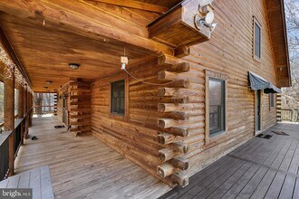 8 Hope Valley Ln in Stafford, VA - Foto de edificio - Building Photo