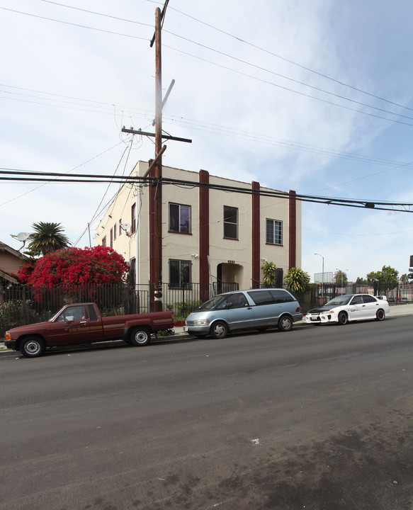 307 S Burlington Ave in Los Angeles, CA - Building Photo