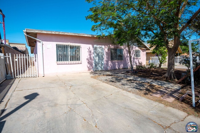 931 Emerson Ave in Calexico, CA - Building Photo - Building Photo